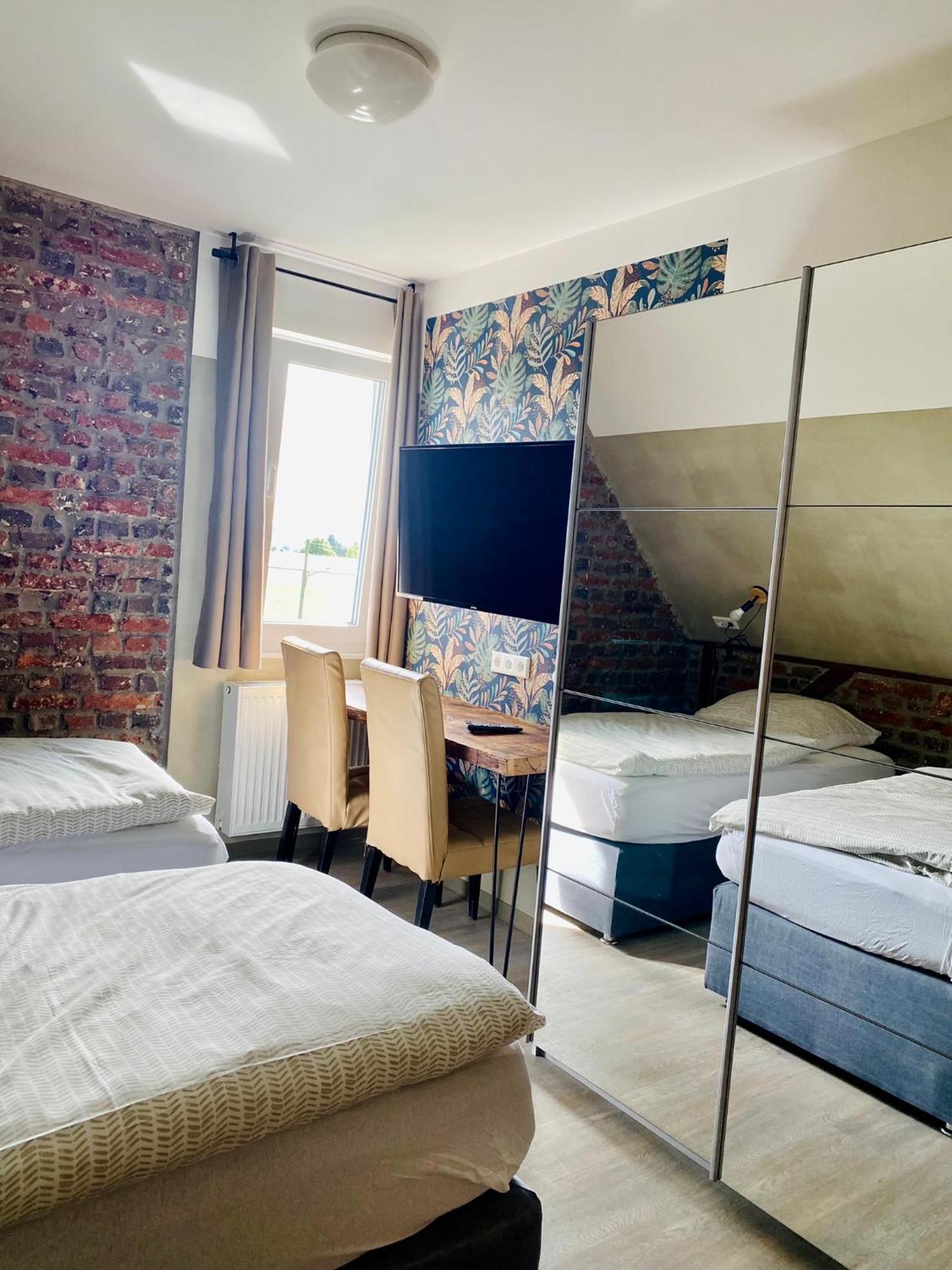 Phoenix Apartments - Monteurwohnung Mit Riesiger Parkflaeche Bielefeld Zewnętrze zdjęcie